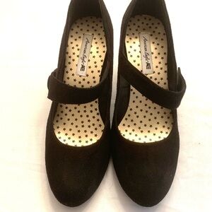 American Eagle Outfitters Black Suede Pumps